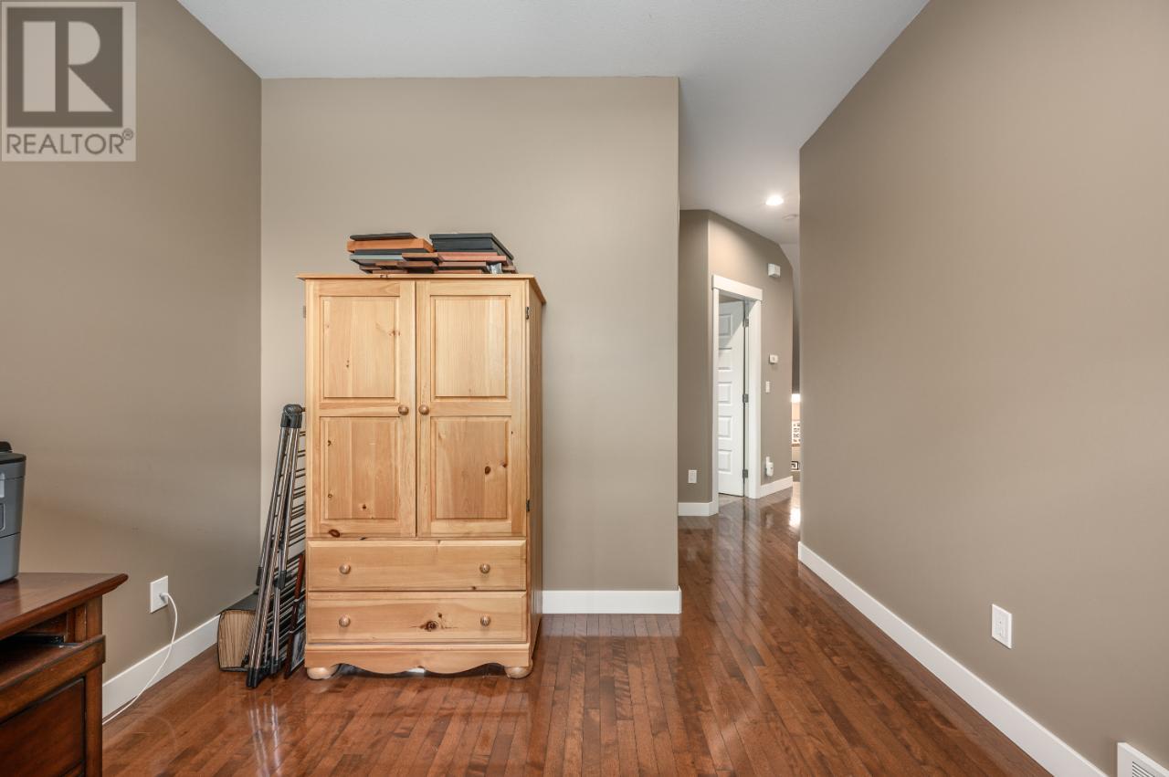 Listing 171811 - Large Photo # 16