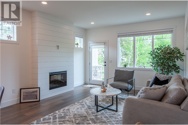 132-200 GRAND BOULEVARD, Kamloops