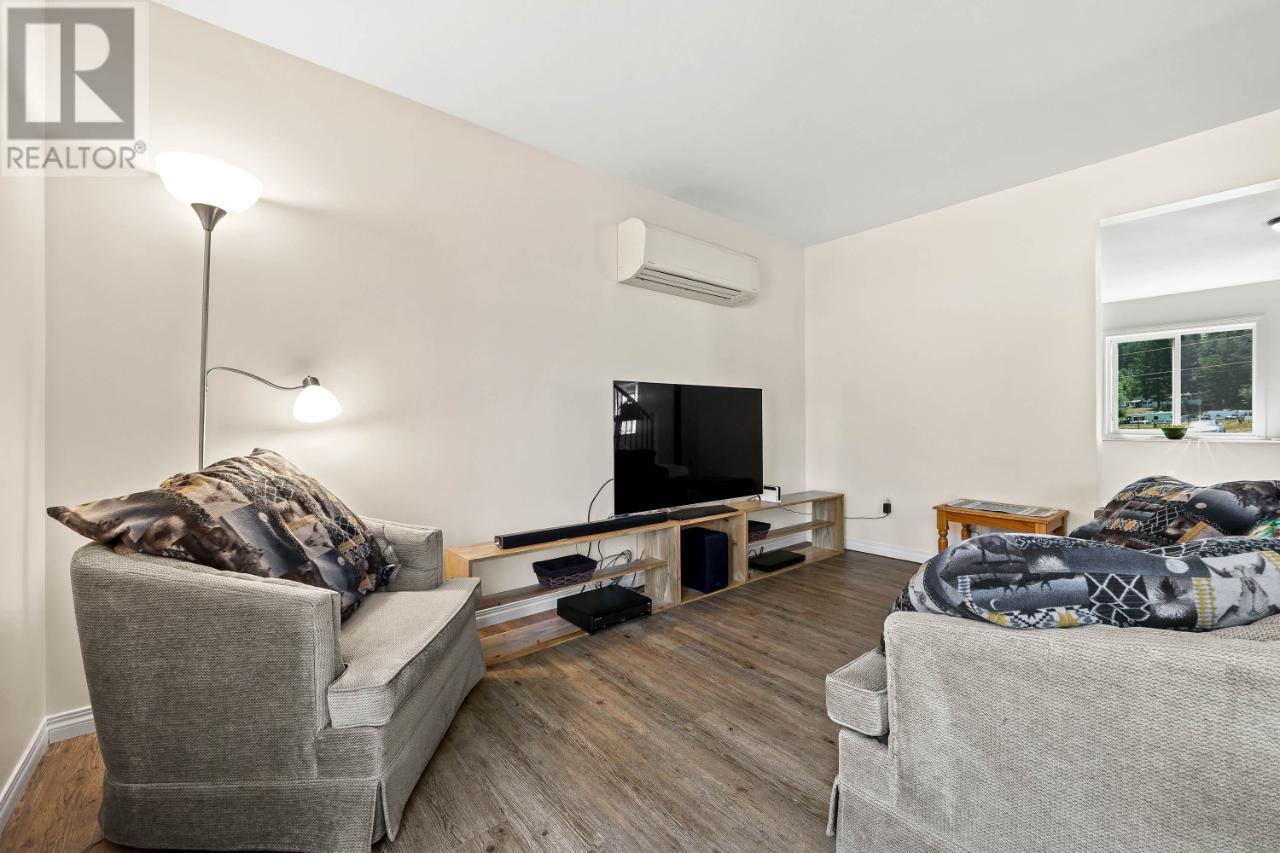 Listing 172367 - Large Photo # 11
