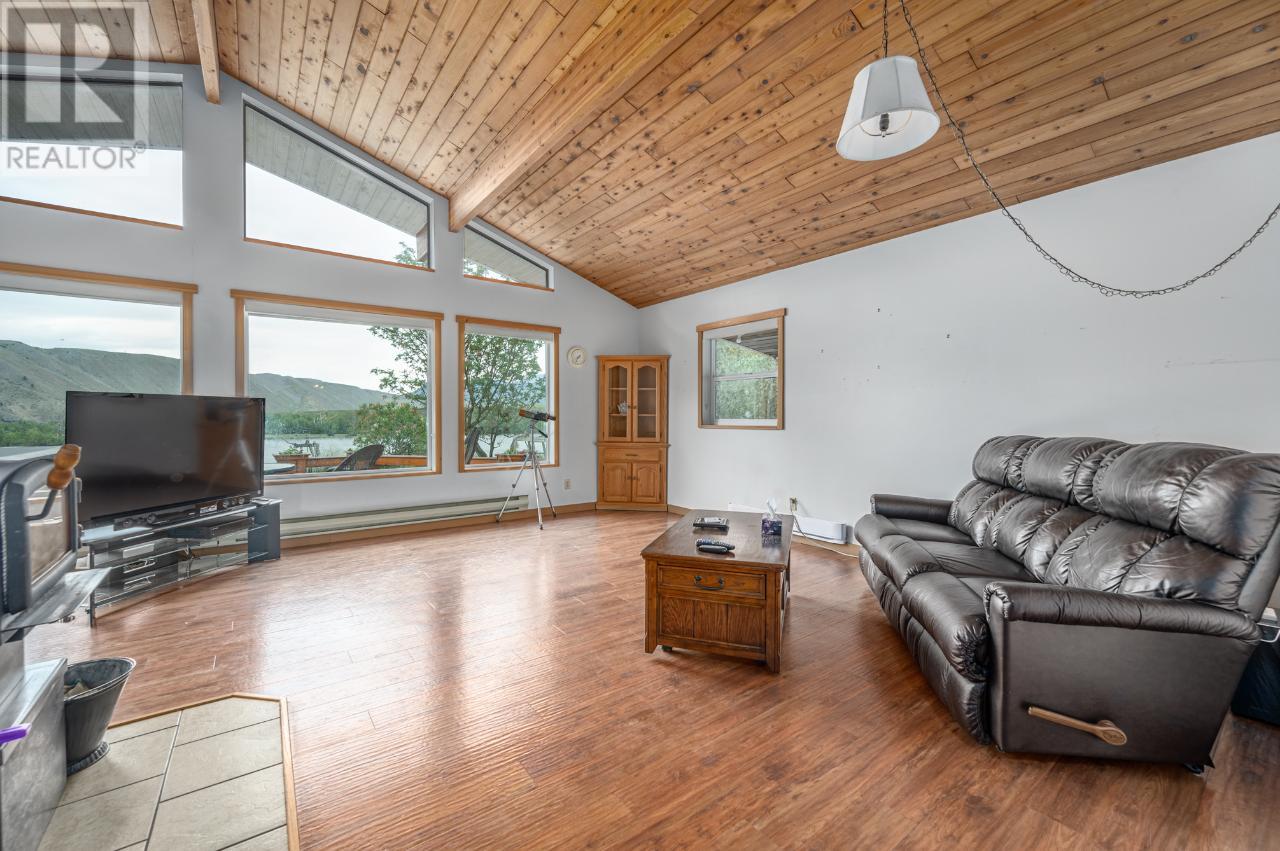 Listing 172978 - Large Photo # 10