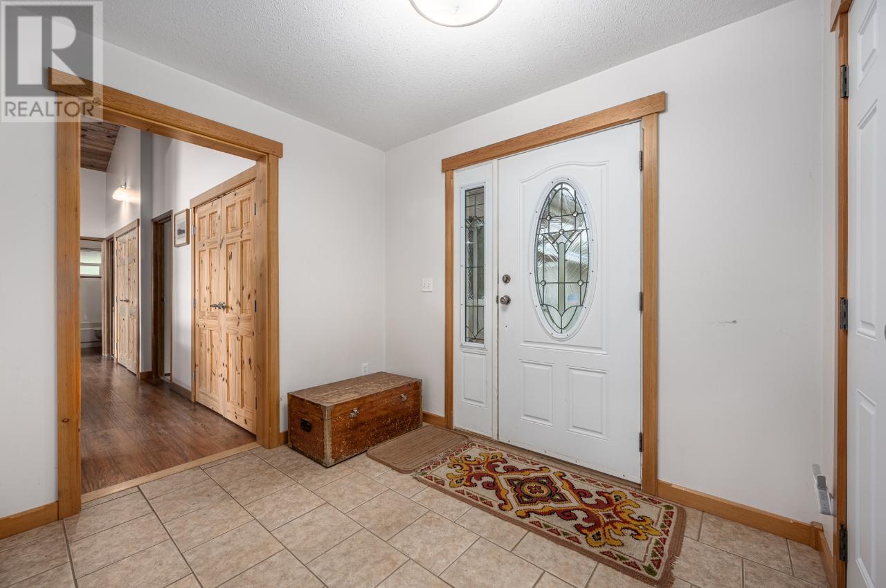 Listing 172978 - Large Photo # 3