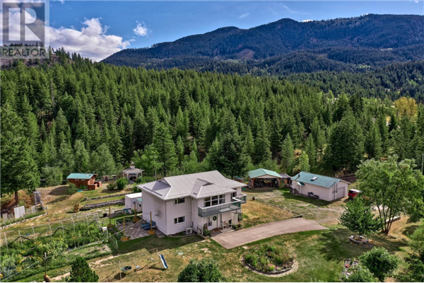 873 HARVIE RD, Barriere
