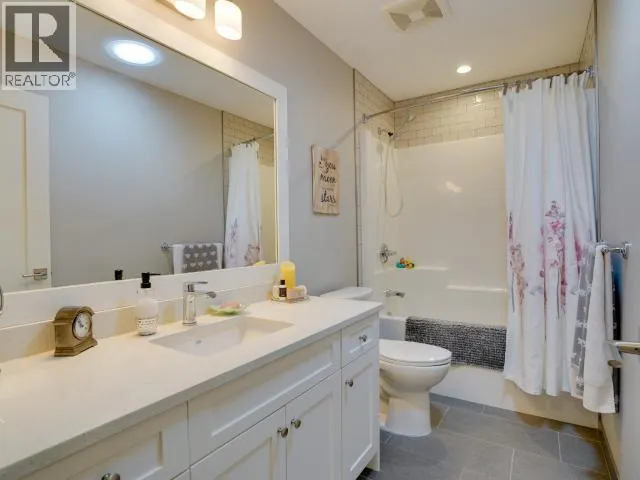 7472 GABRIOLA CRESCENT