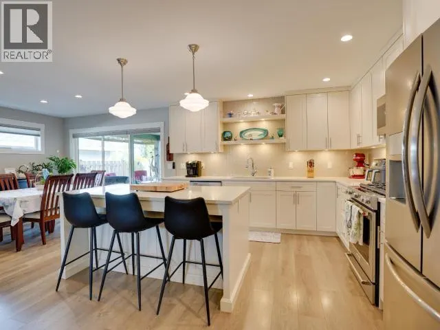 7472 GABRIOLA CRESCENT
