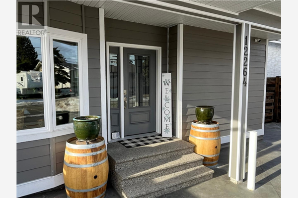 12264 SAUNDERS Crescent,, Summerland