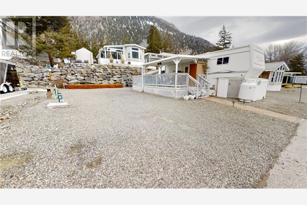 #81 4354 HWY 3,, Keremeos