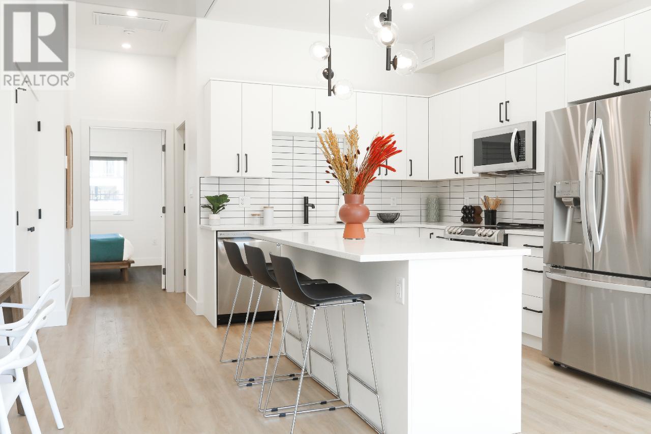 850 RAILWAY Lane Unit# 102/103, #102/103