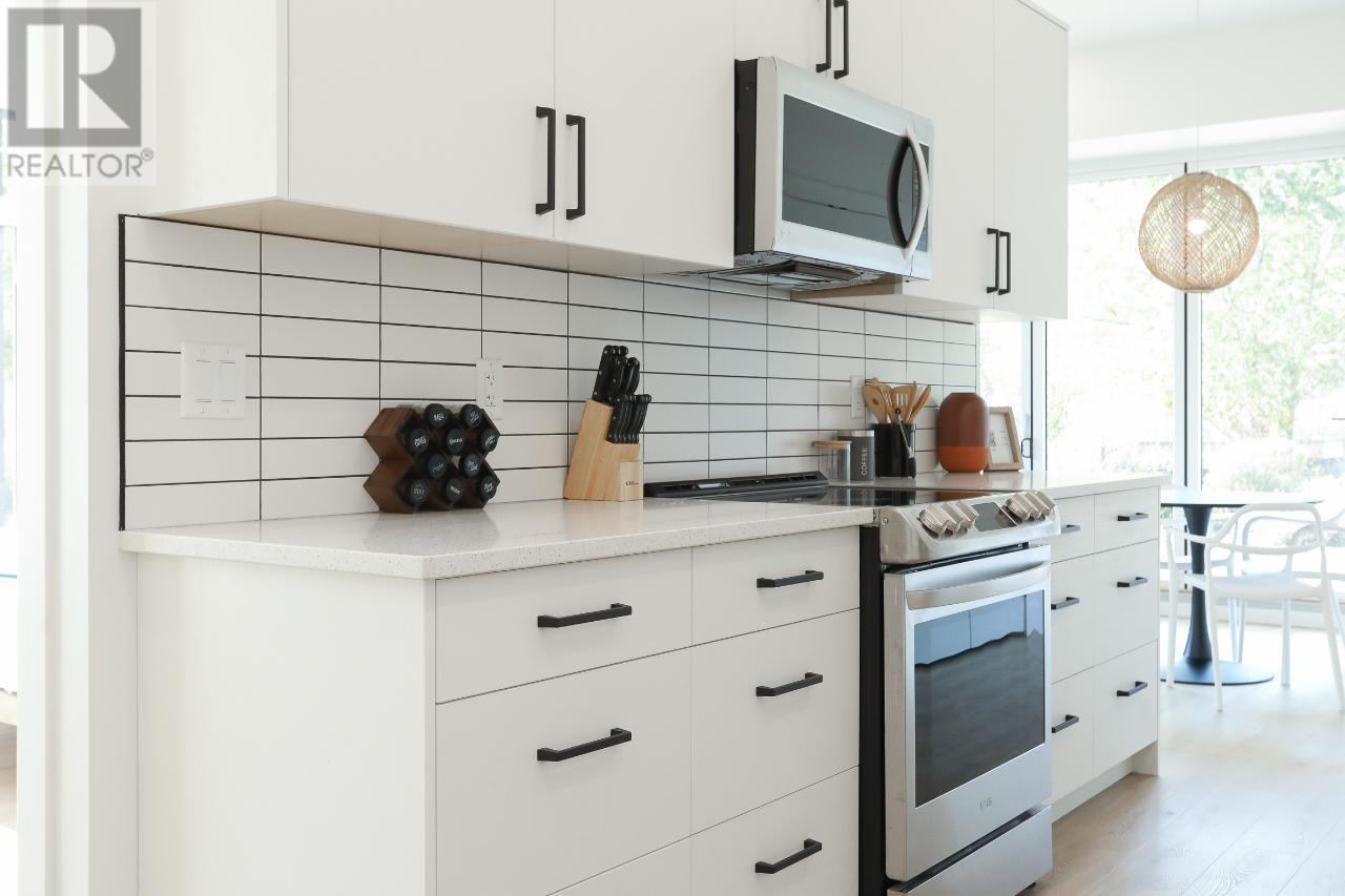 850 RAILWAY Lane Unit# 102/103, #102/103