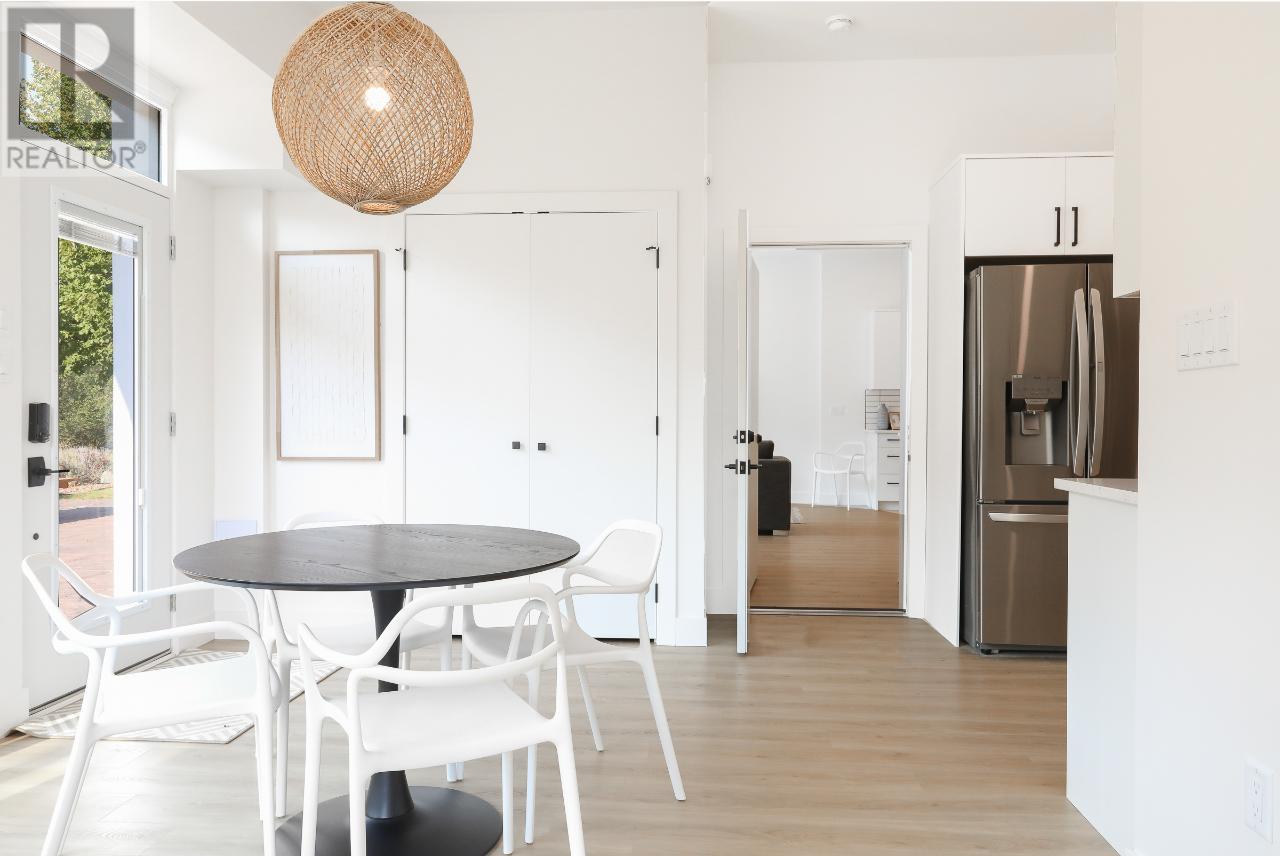 850 RAILWAY Lane Unit# 102/103, #102/103