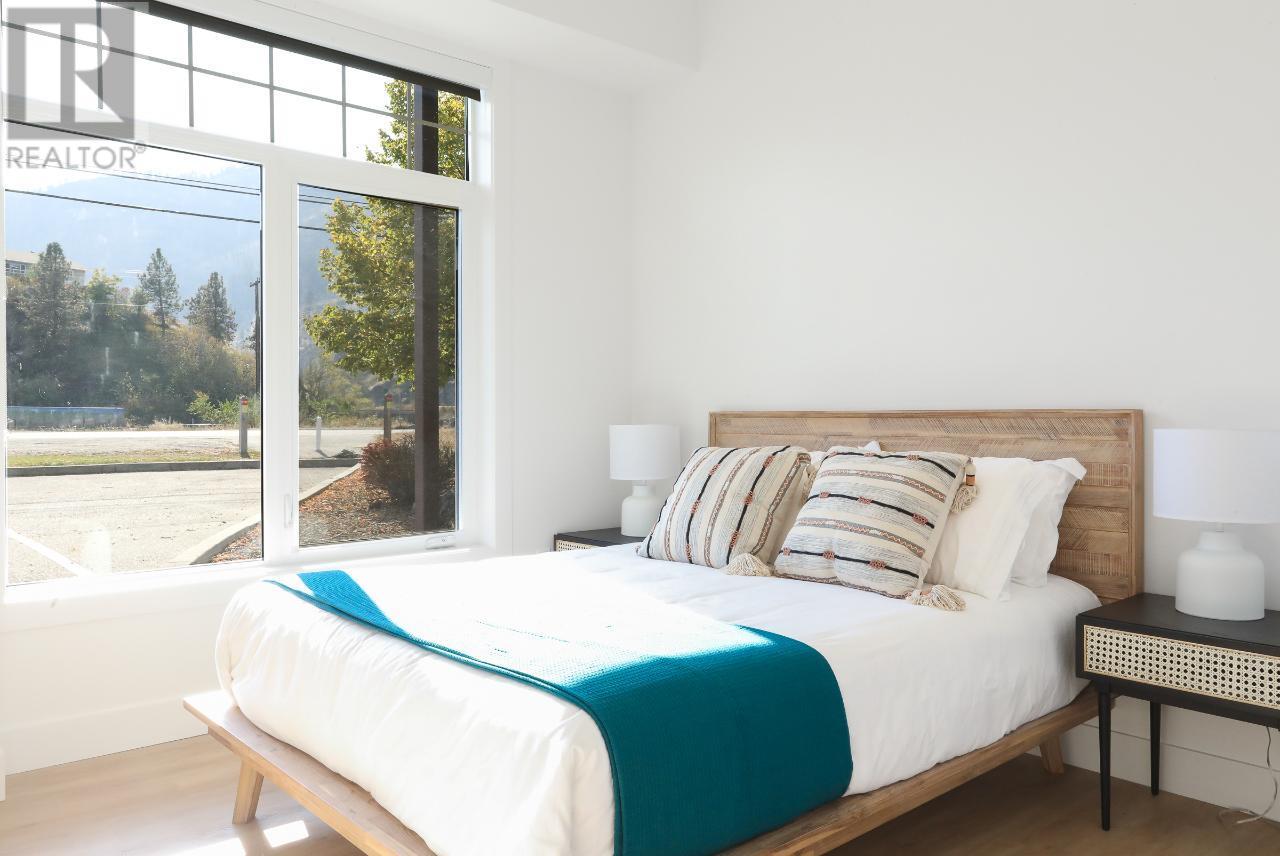 850 RAILWAY Lane Unit# 102/103, #102/103