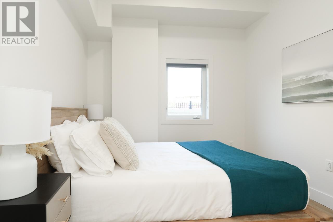 850 RAILWAY Lane Unit# 102/103, #102/103