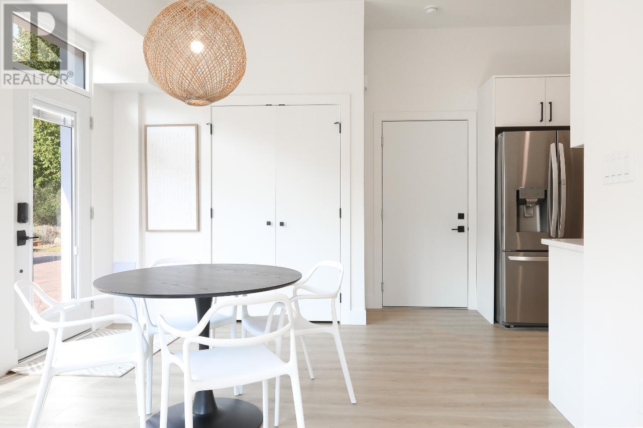 850 RAILWAY Lane Unit# 102/103, #102/103