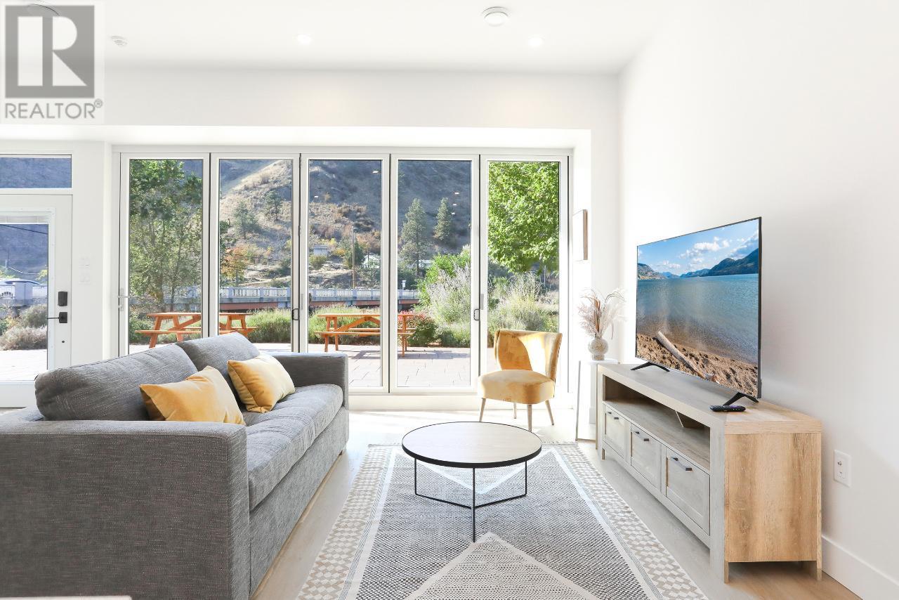 850 RAILWAY Lane Unit# 102/103, #102/103
