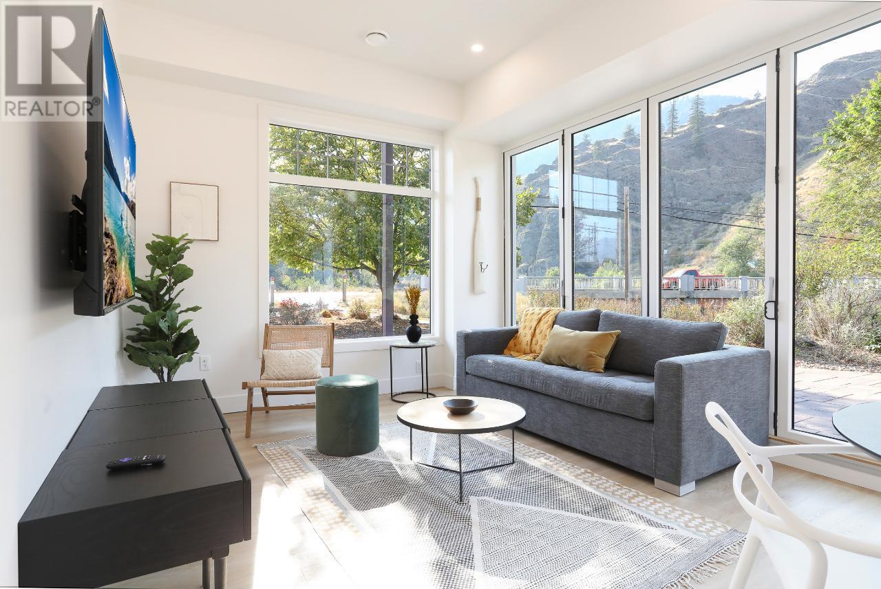850 RAILWAY Lane Unit# 102/103, #102/103