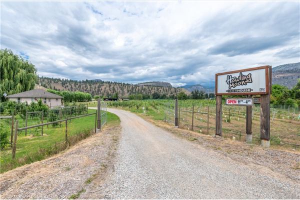 7952 HWY 97,, Oliver