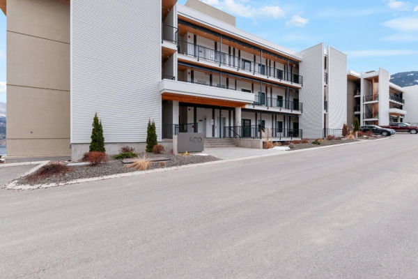 #423 400 VISTA Park,, Penticton
