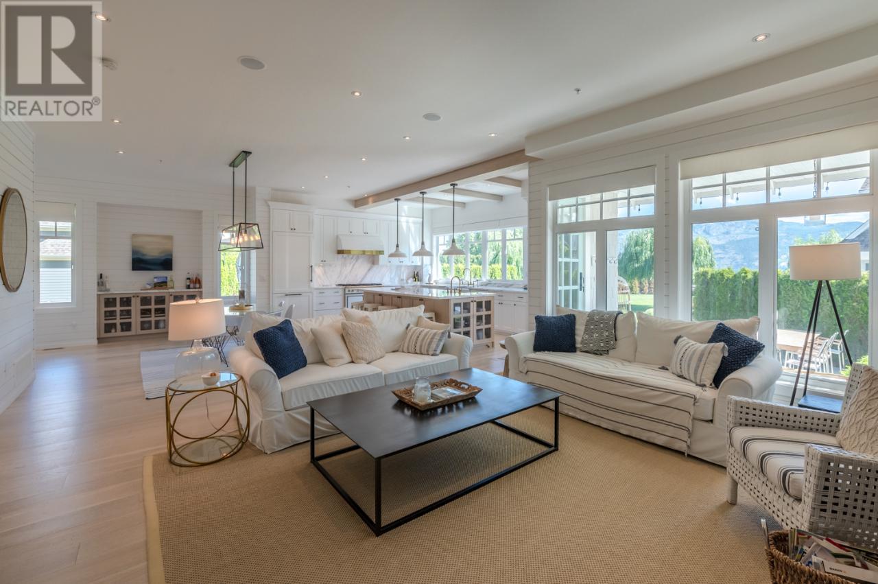 15419 LAKESHORE Drive Unit# 4, #4