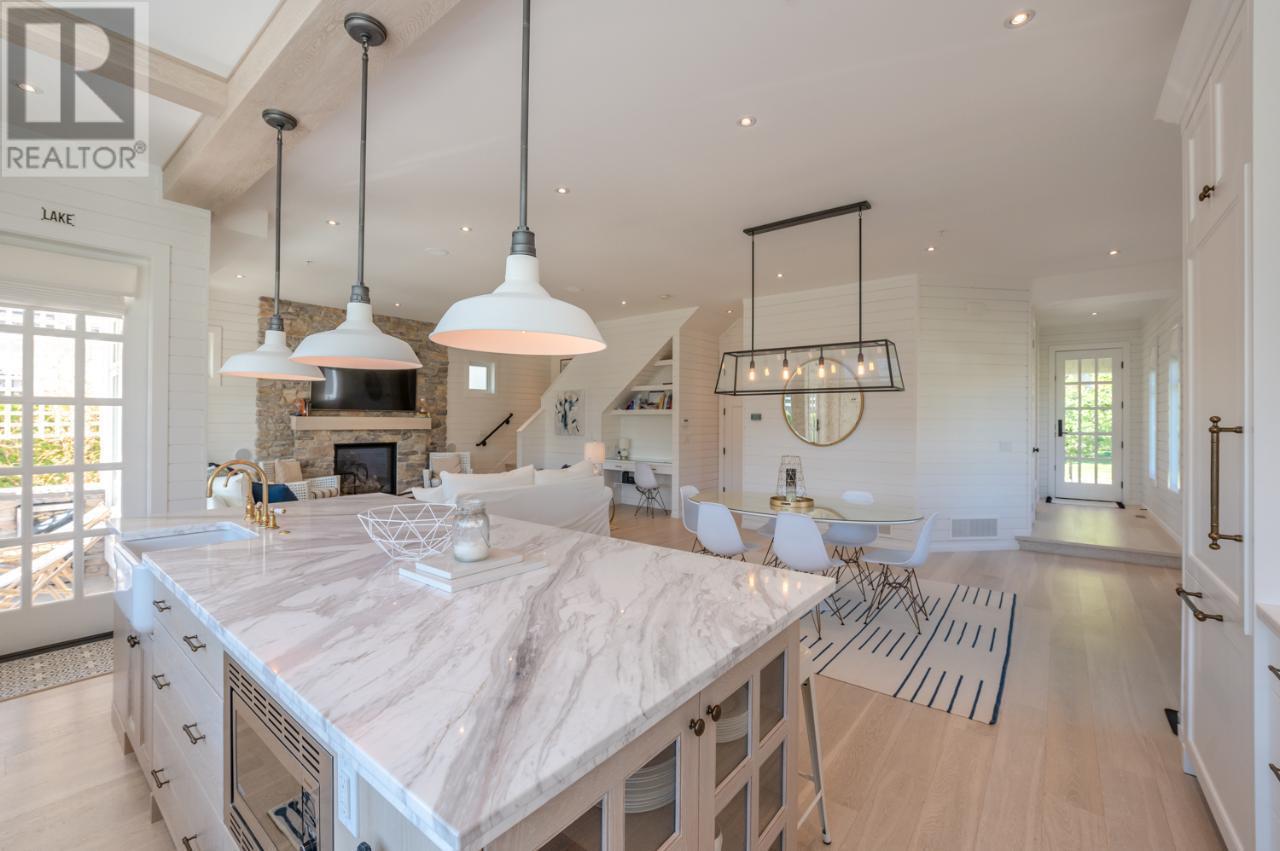 15419 LAKESHORE Drive Unit# 4, #4