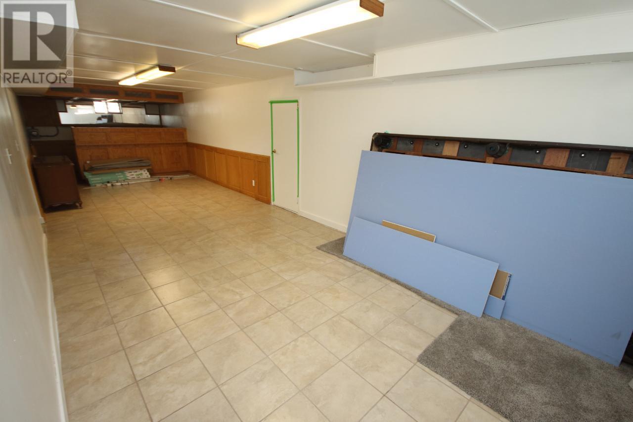8046 RIVER Road