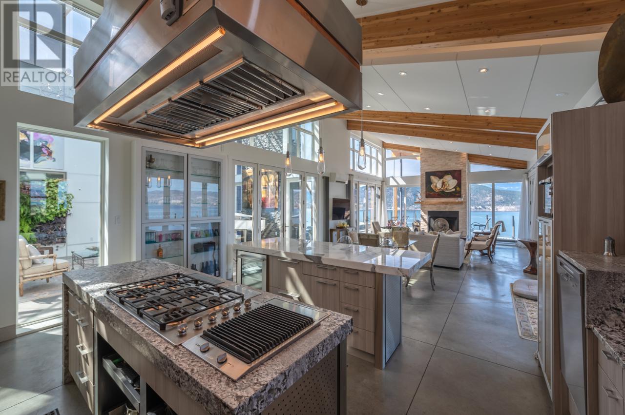 2185 NARAMATA Road