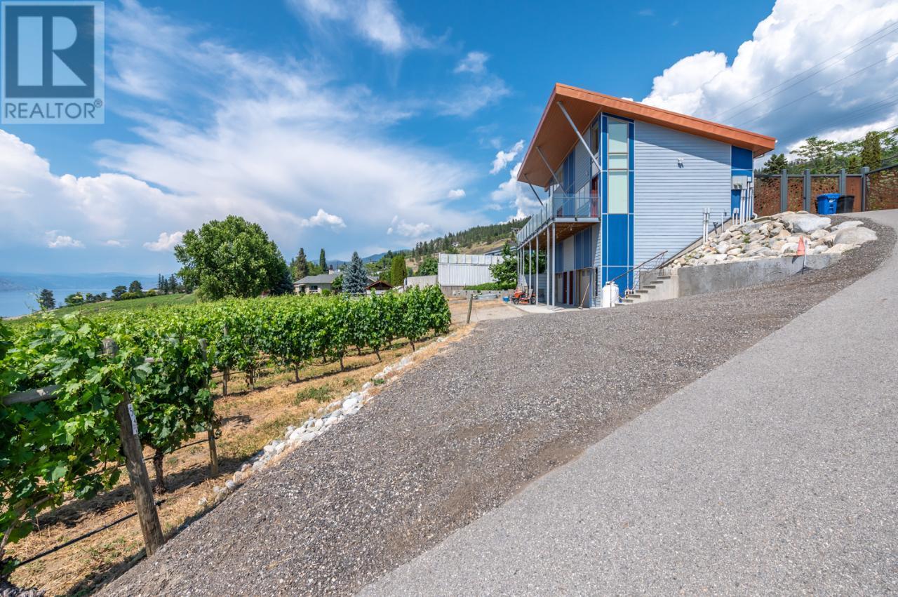 2185 NARAMATA Road