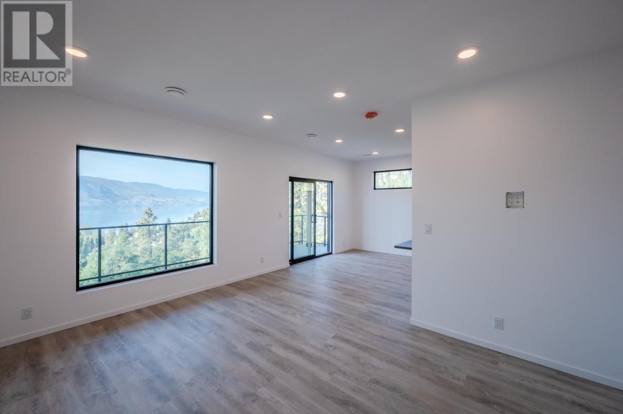 142 VINTAGE Boulevard