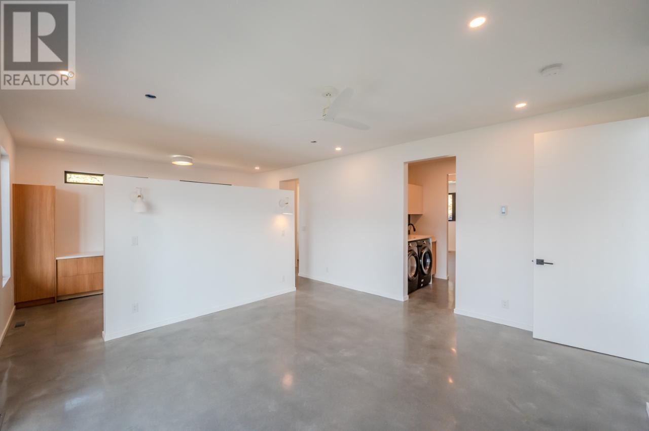 142 VINTAGE Boulevard