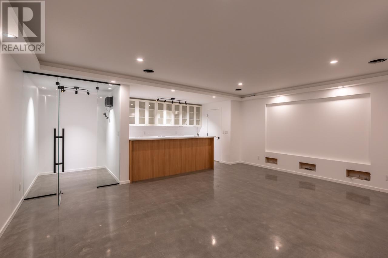 142 VINTAGE Boulevard