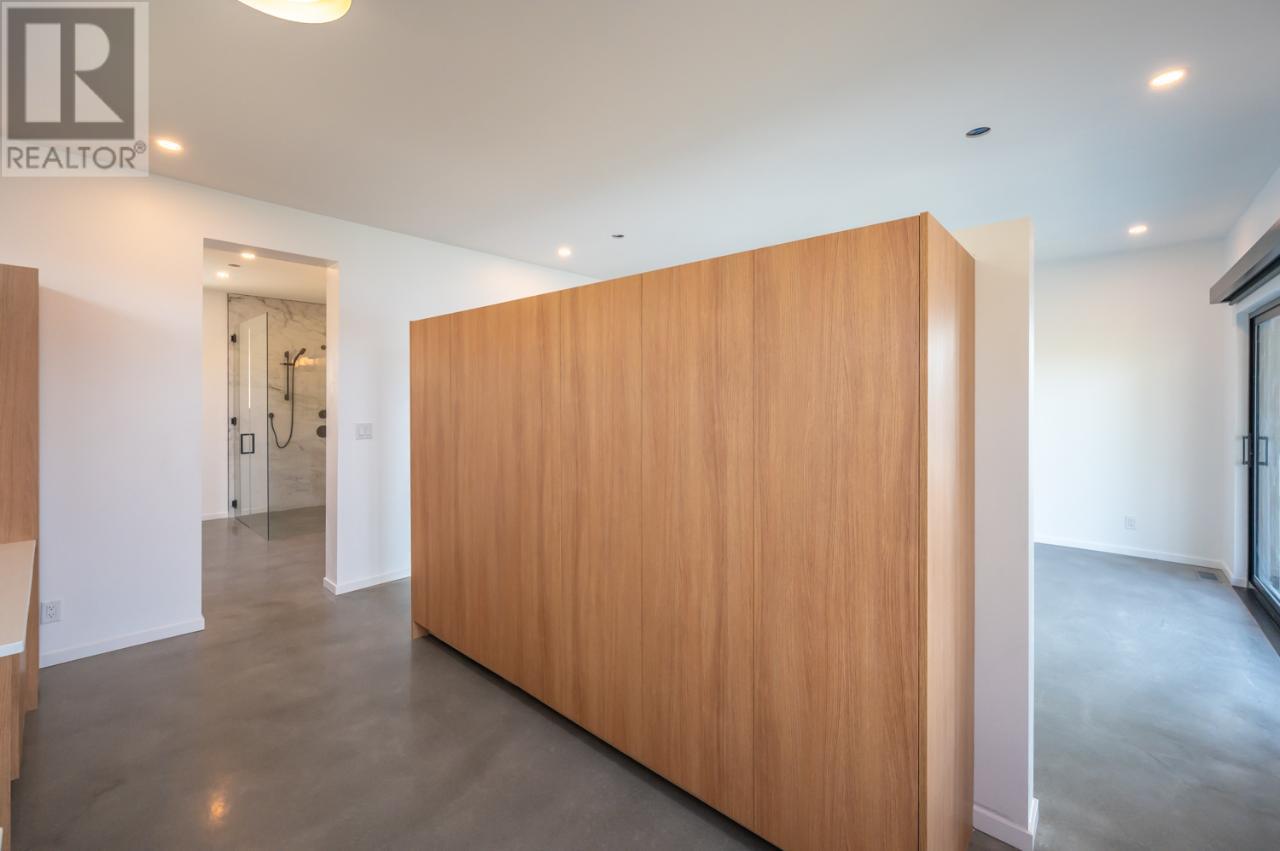 142 VINTAGE Boulevard