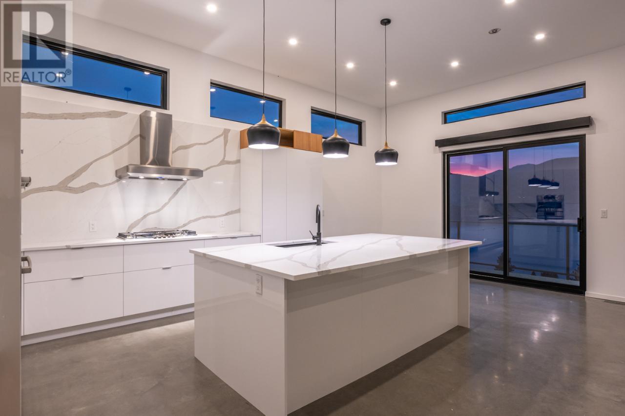 142 VINTAGE Boulevard