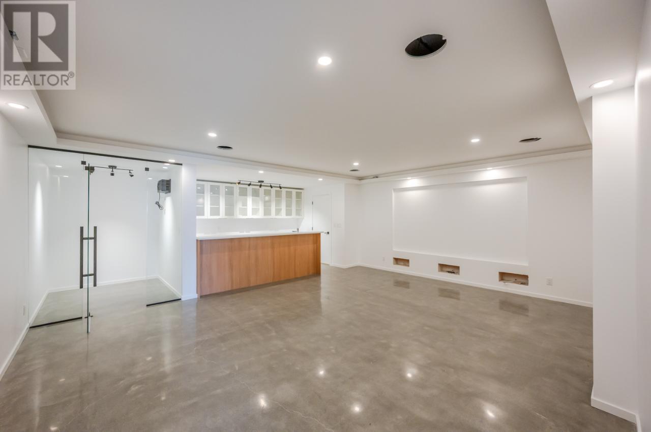 142 VINTAGE Boulevard