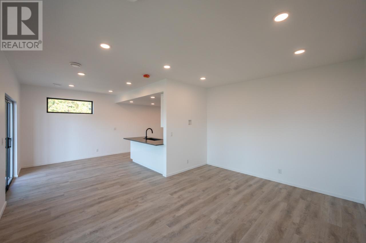 142 VINTAGE Boulevard