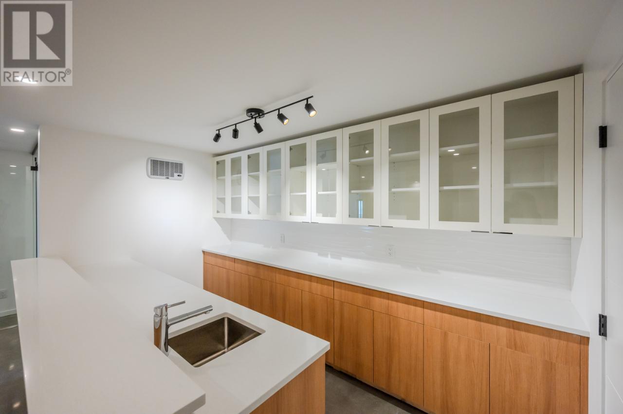 142 VINTAGE Boulevard