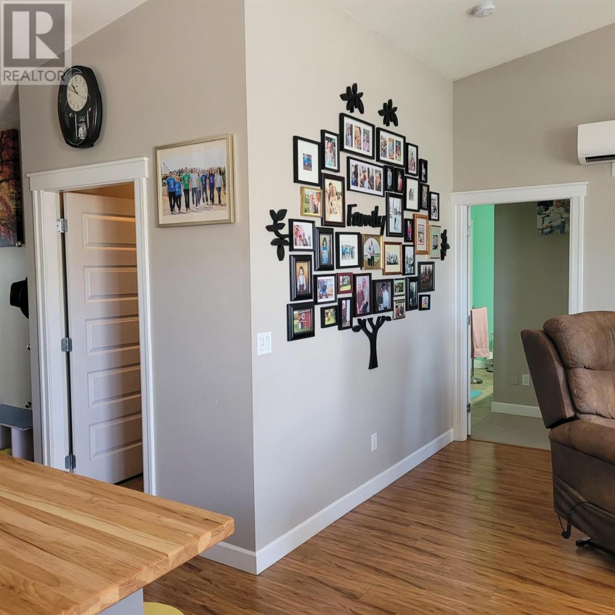 6865 MOUNTAINVIEW Drive