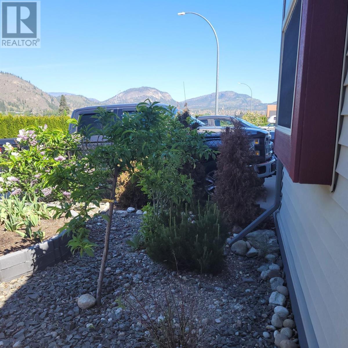 6865 MOUNTAINVIEW Drive