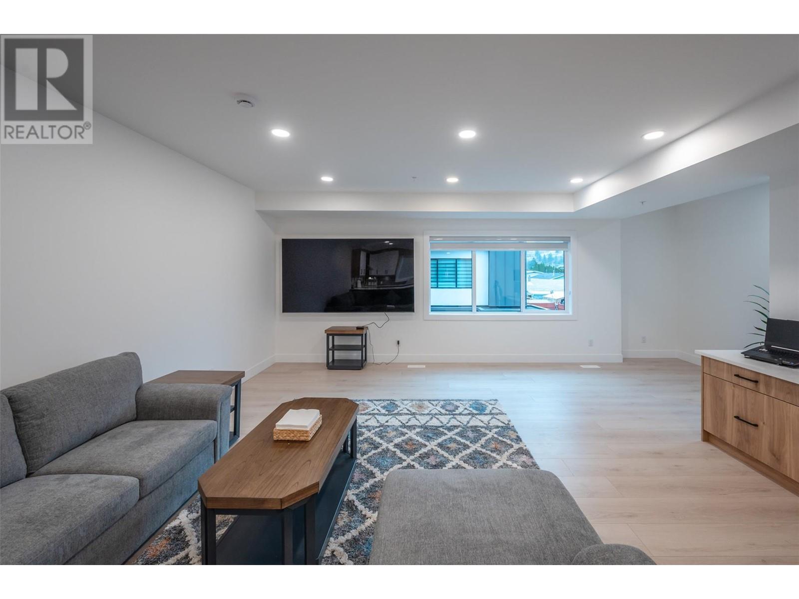 10615 ELLIOTT Street Unit# 101, #101