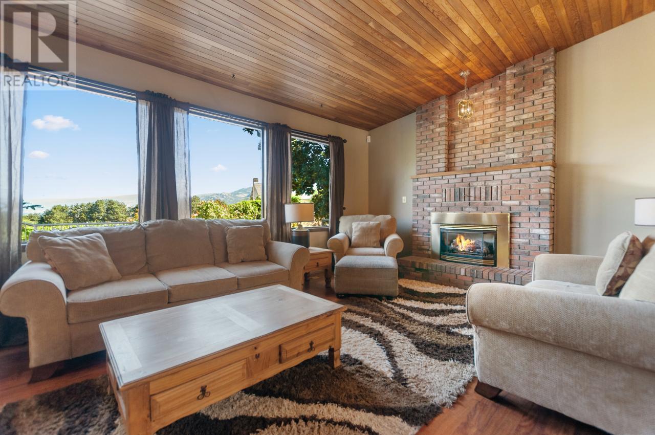 163 LAKEHILL Road