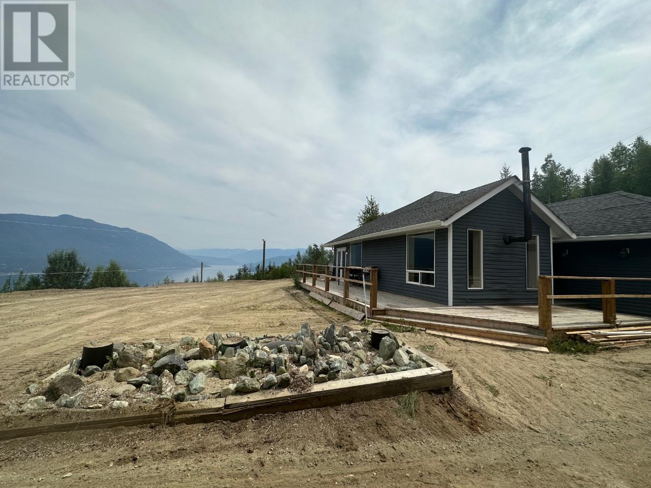 4652 ROSE Crescent