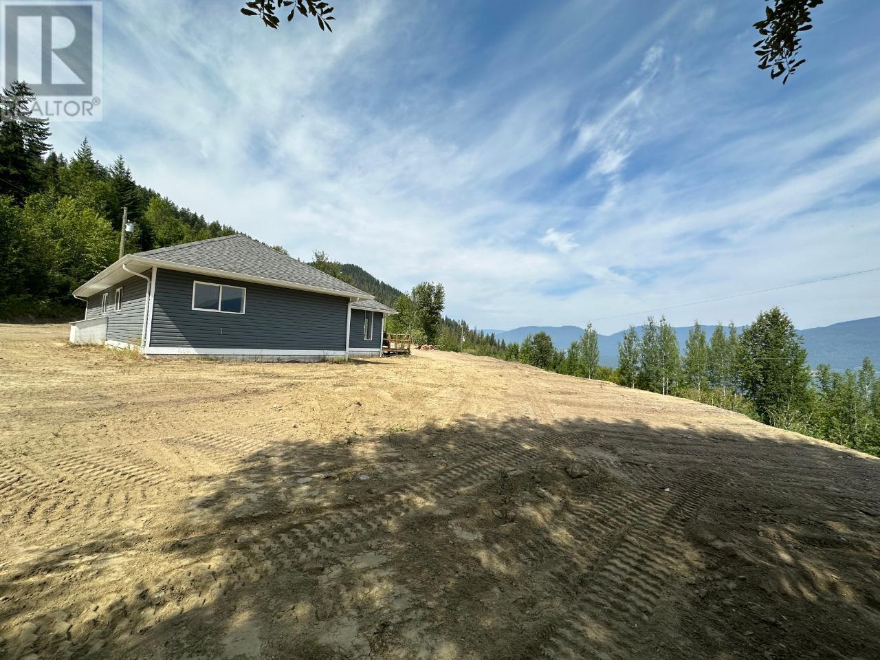 4652 ROSE Crescent