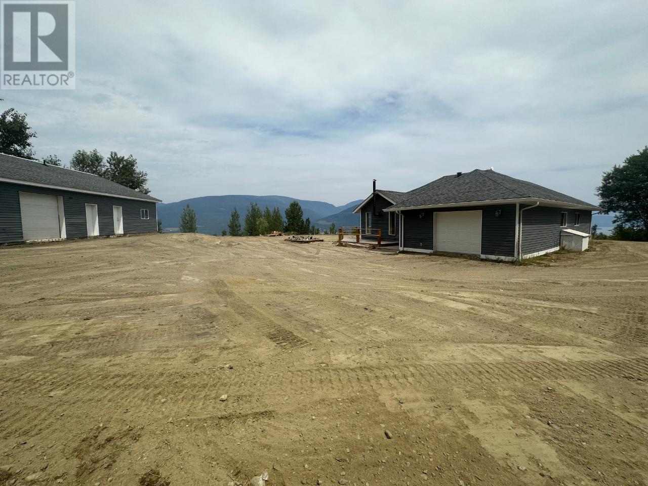 4652 ROSE Crescent
