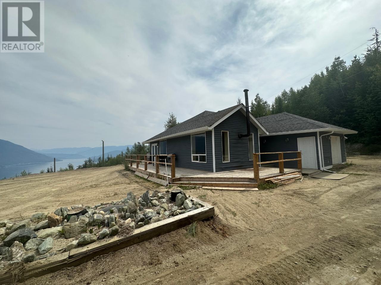 4652 ROSE Crescent