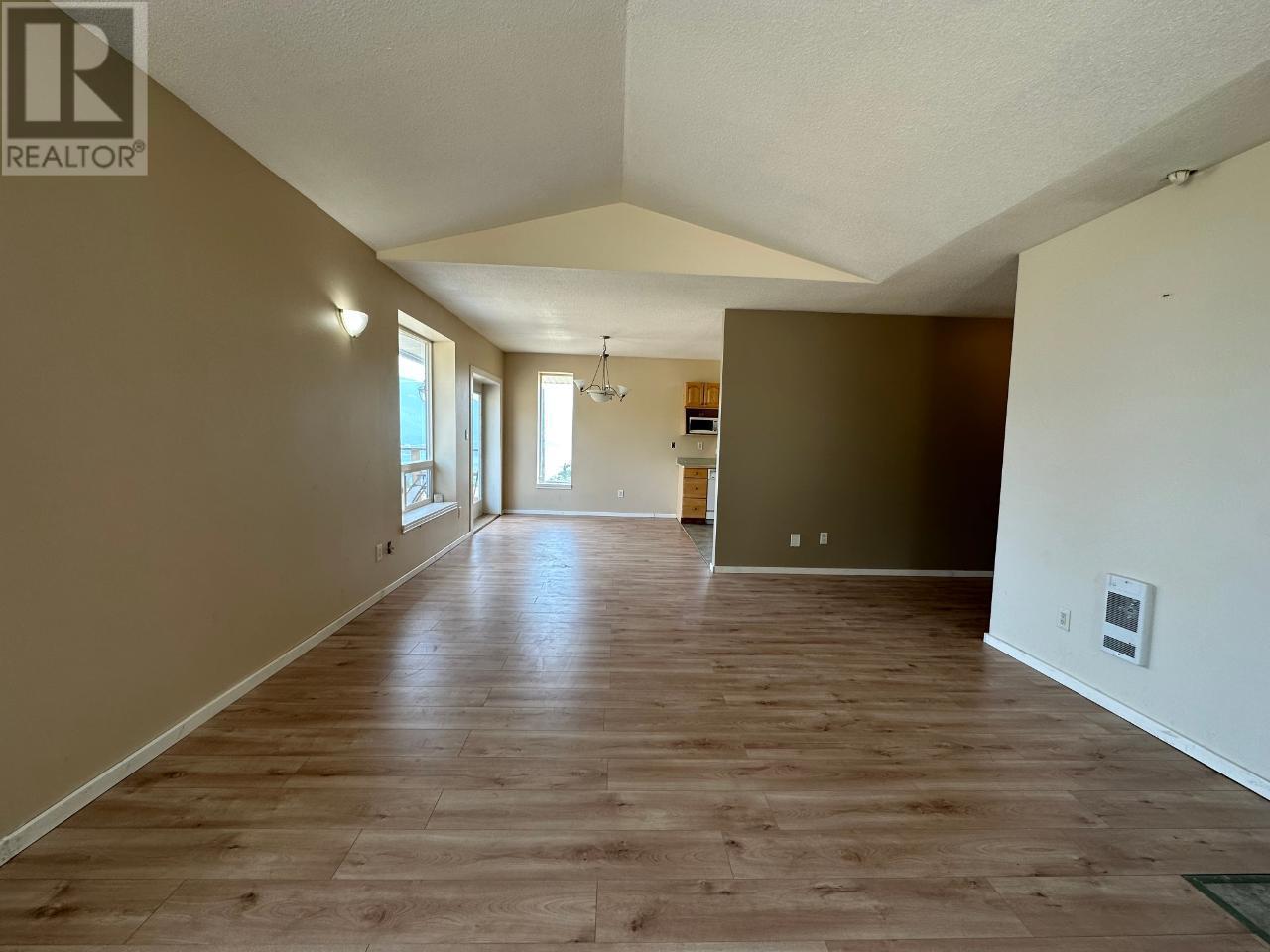 4652 ROSE Crescent