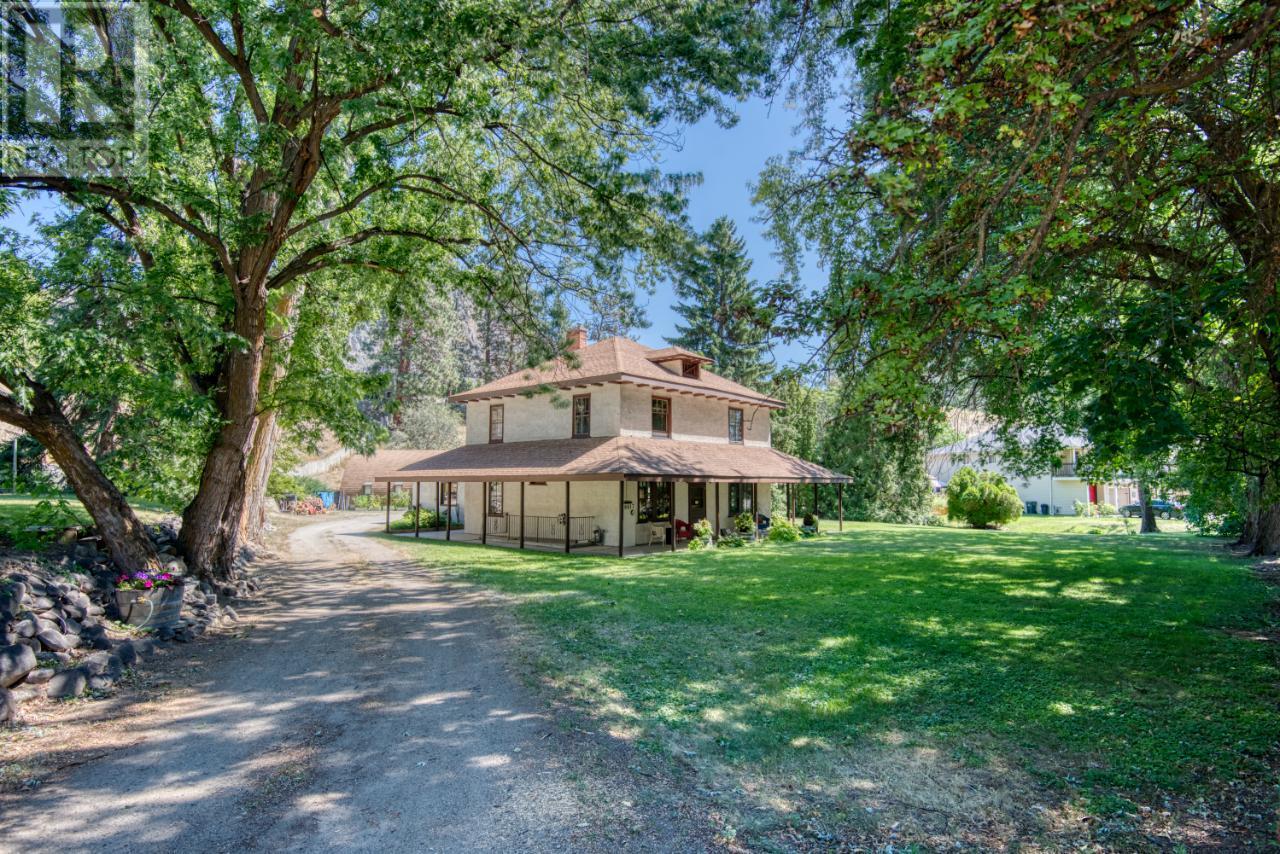 8617 VICTORIA Road