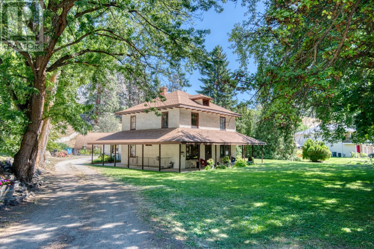 8617 VICTORIA Road