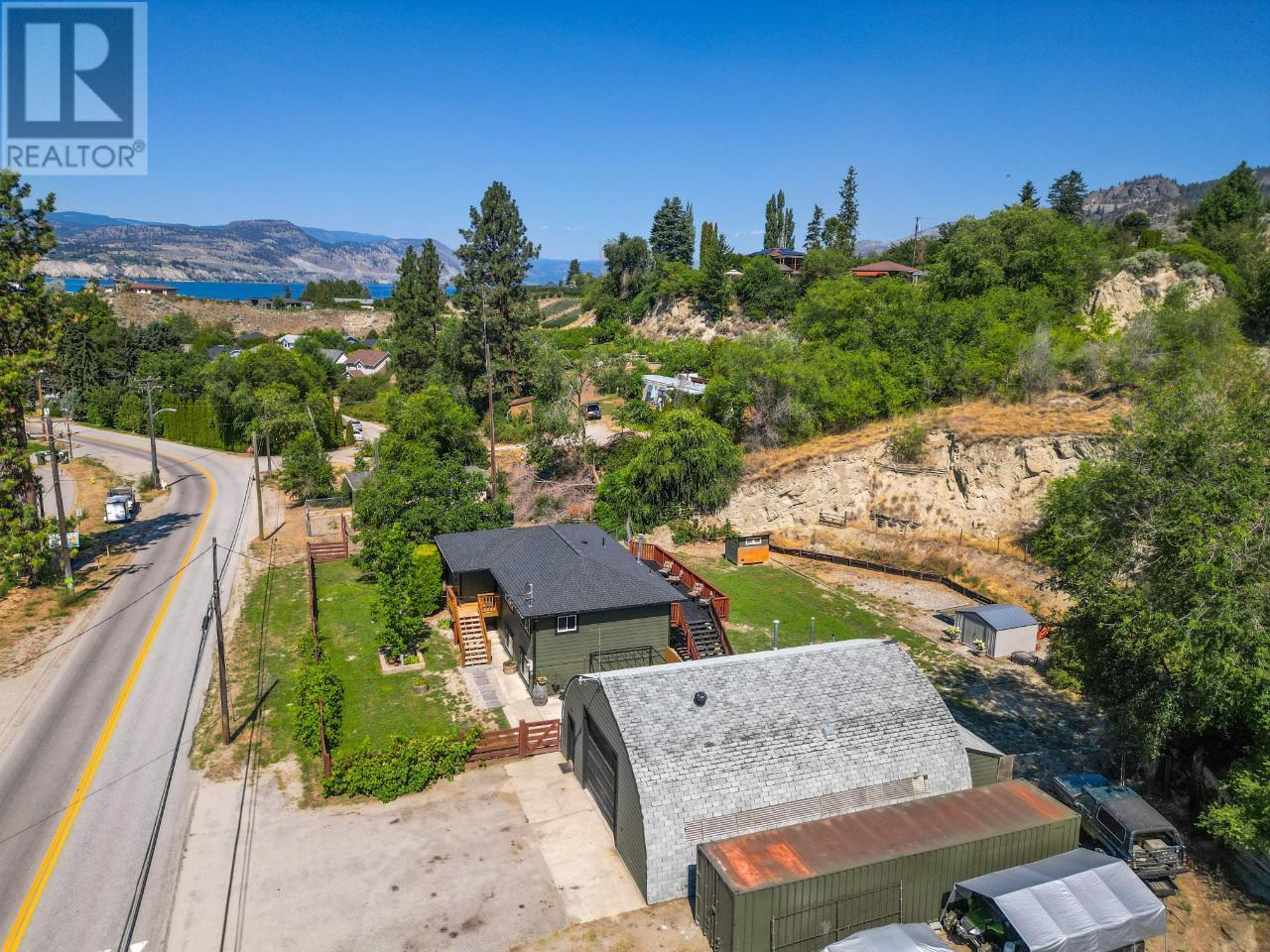 855 ROBINSON Avenue