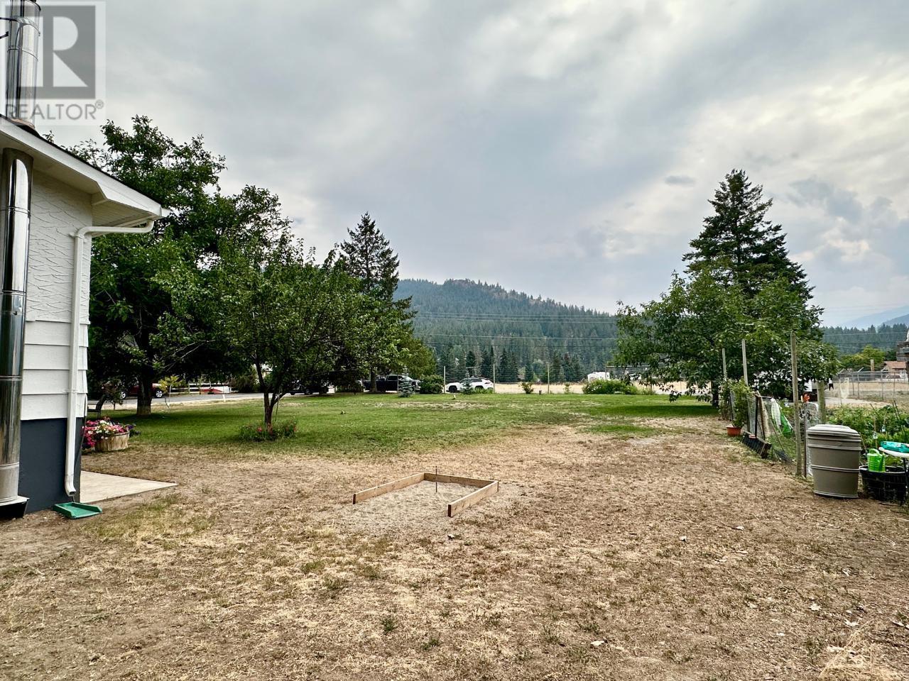 657 JOHNSON Crescent