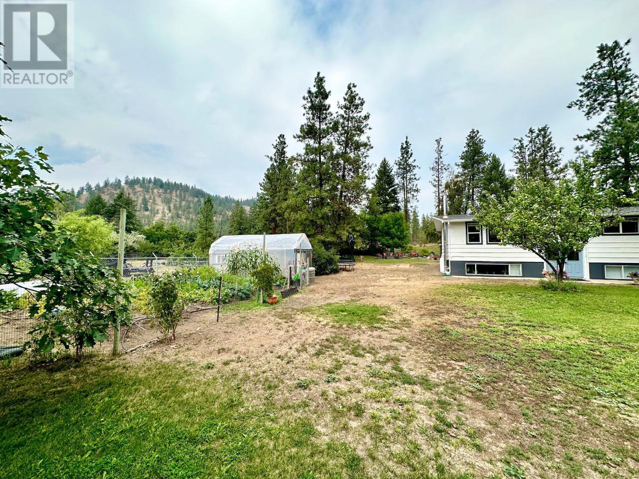 657 JOHNSON Crescent