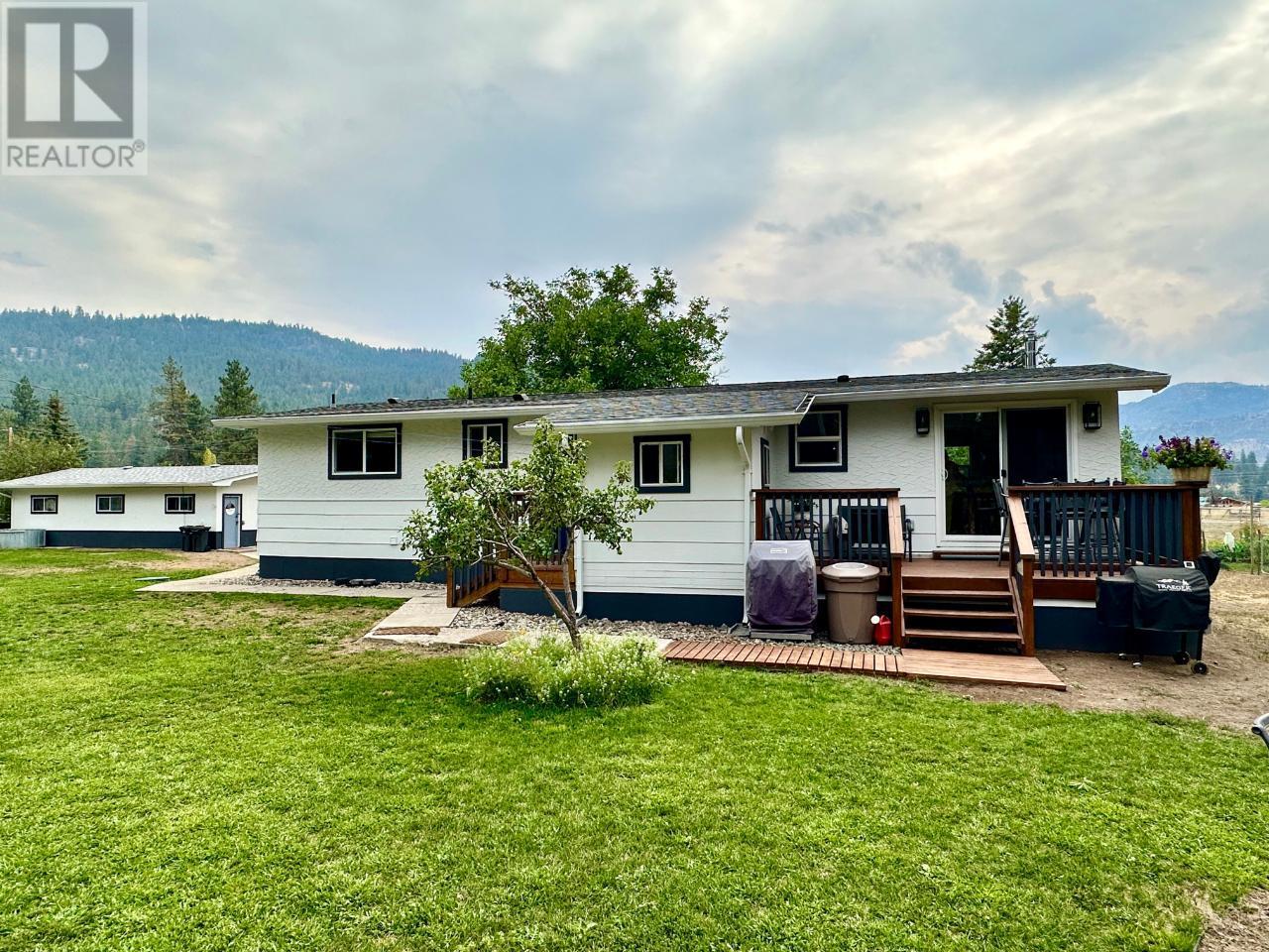 657 JOHNSON Crescent
