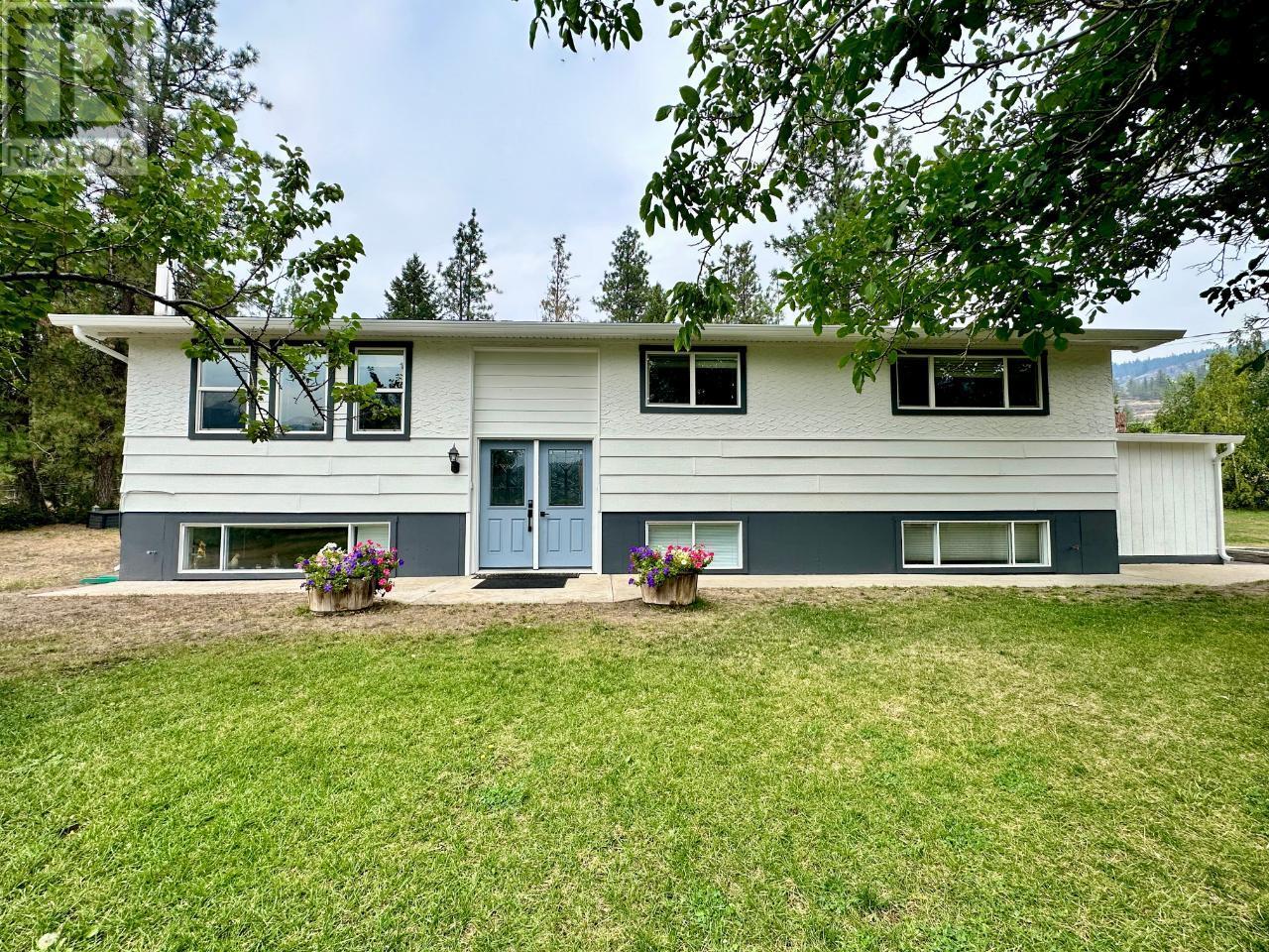 657 JOHNSON Crescent