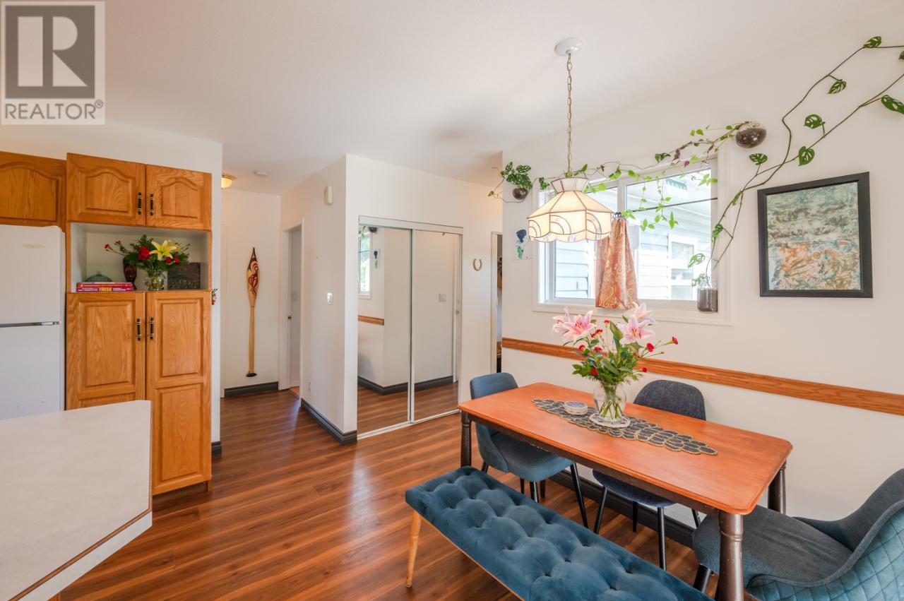 11818 VICTORIA Road
